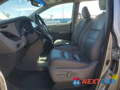 Zdjęcie 7 z 13 samochodu: 2016 TOYOTA SIENNA XLE 8-PASSENGER VIN:5TDYK3DC8GS707633 - miniatura