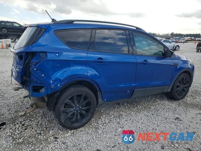 Trzecie zdjęcie samochodu z tyłu: 2018 FORD ESCAPE SE VIN:1FMCU0GD2JUA96908 - miniatura