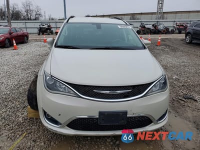 Piąte zdjęcie samochodu w środku: 2017 CHRYSLER PACIFICA TOURING L VIN:2C4RC1BG7HR598281 - miniatura