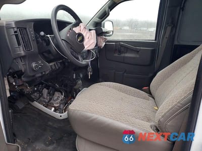 Zdjęcie 7 z 13 samochodu: 2025 CHEVROLET EXPRESS 3500 CARGO DELIVERY VAN VIN:1GCZGHF74S1101268 - miniatura