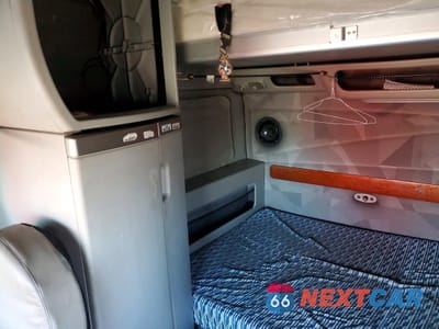 Zdjęcie 6 z 10 samochodu: 2005 VOLVO VN VNL - SEMI TRUCK VIN:4V4NC9GH55N373210 - miniatura