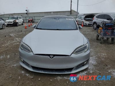 Piąte zdjęcie samochodu w środku: 2016 TESLA MODEL S VIN:5YJSA1E22GF157854 - miniatura