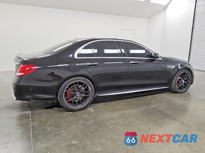 Trzecie zdjęcie samochodu z tyłu: 2018 MERCEDES-BENZ E 63 AMG-S VIN:WDDZF8KBXJA424614 - miniatura