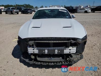 Piąte zdjęcie samochodu w środku: 2019 FORD MUSTANG VIN:1FA6P8TH7K5172561 - miniatura