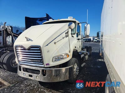 Drugie zdjęcie samochodu z przodu: 2016 MACK CXU613 SEMI TRUCK VIN:1M1AW07Y6GM060754 - miniatura
