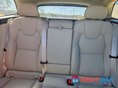 Zdjęcie 10 z 13 samochodu: 2023 VOLVO XC60 ULTIMATE VIN:YV4L12DX1P1311726 - miniatura