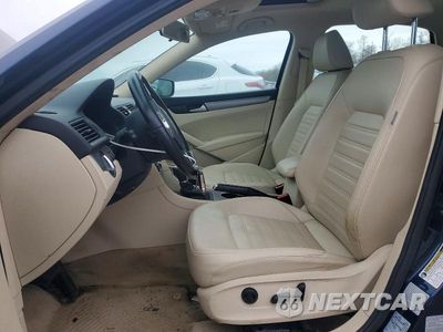 Zdjęcie 7 z 11 samochodu: 2015 VOLKSWAGEN PASSAT SE VIN:1VWBT7A32FC109369 - miniatura