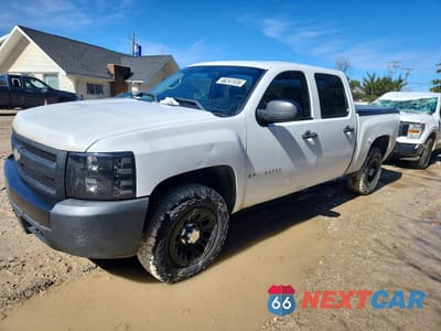 2008 CHEVROLET SILVERADO K1500 2GCEK133881311588 - główne zdjęcie licytacji z USA - miniatura