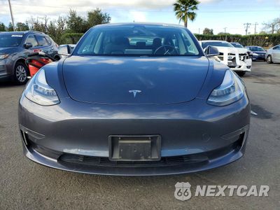 Piąte zdjęcie samochodu w środku: 2018 TESLA MODEL 3 VIN:5YJ3E1EB2JF144795 - miniatura
