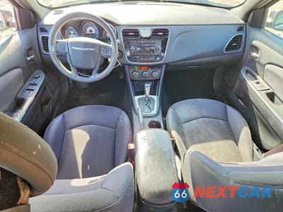 Zdjęcie 8 z 12 samochodu: 2012 CHRYSLER 200 LX VIN:1C3CCBAB5CN282311 - miniatura