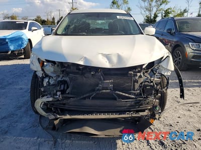 Piąte zdjęcie samochodu w środku: 2018 NISSAN ROGUE S VIN:5N1AT2MT2JC711920 - miniatura