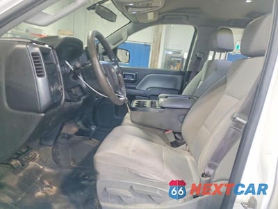 Zdjęcie 7 z 11 samochodu: 2017 CHEVROLET SILVERADO K2500 HEAVY DUTY VIN:1GC2KUEG3HZ149767 - miniatura