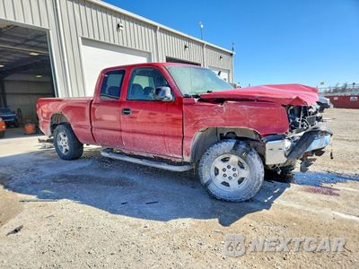 Czwarte zdjęcie samochodu z boku: 2005 CHEVROLET SILVERADO K1500 VIN:1GCEK19Z65Z211598 - miniatura