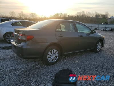 Trzecie zdjęcie samochodu z tyłu: 2011 TOYOTA COROLLA LE VIN:2T1BU4EE7BC684241 - miniatura