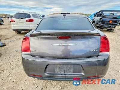 Zdjęcie 6 z 12 samochodu: 2018 CHRYSLER 300 S VIN:2C3CCAGG9JH314292 - miniatura