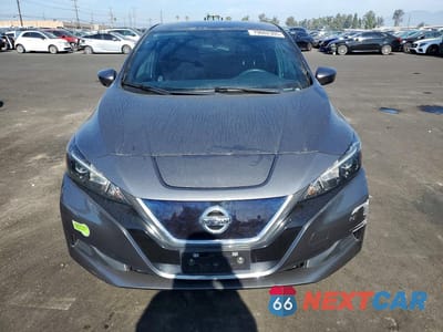 Piąte zdjęcie samochodu w środku: 2018 NISSAN LEAF S VIN:1N4AZ1CP7JC309284 - miniatura