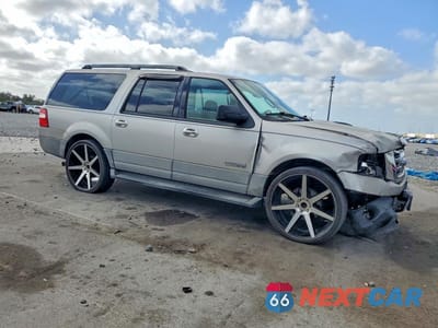 Czwarte zdjęcie samochodu z boku: 2007 FORD EXPEDITION EL XLT VIN:1FMFK15517LA18980 - miniatura