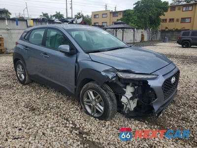 Czwarte zdjęcie samochodu z boku: 2018 HYUNDAI KONA SE VIN:KM8K12AA8JU090920 - miniatura