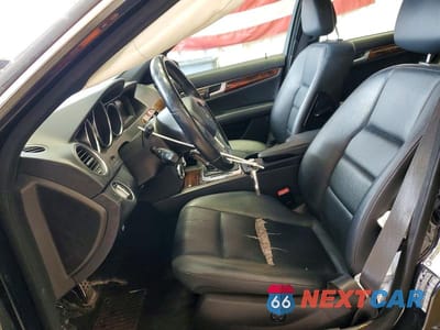 Zdjęcie 7 z 12 samochodu: 2012 MERCEDES-BENZ C 300 4MATIC VIN:WDDGF8BB8CA708768 - miniatura