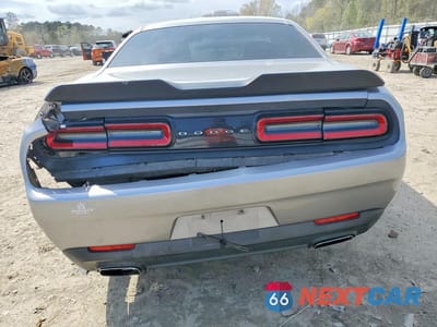 Zdjęcie 6 z 11 samochodu: 2016 DODGE CHALLENGER SXT VIN:2C3CDZAG1GH280331 - miniatura