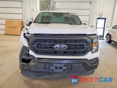 Piąte zdjęcie samochodu w środku: 2023 FORD F150 VIN:1FTMF1CB1PKE69390 - miniatura