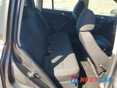 Zdjęcie 10 z 12 samochodu: 2015 VOLKSWAGEN TIGUAN S VIN:WVGAV7AX9FW613035 - miniatura