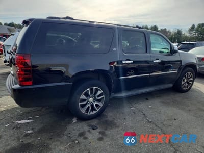 Trzecie zdjęcie samochodu z tyłu: 2014 CHEVROLET SUBURBAN K1500 LTZ VIN:1GNSKKE72ER142543 - miniatura