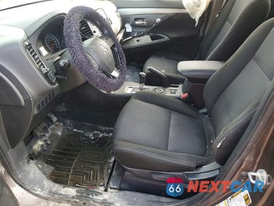 Zdjęcie 7 z 14 samochodu: 2016 MITSUBISHI OUTLANDER ES VIN:JA4AZ2A39GZ611353 - miniatura