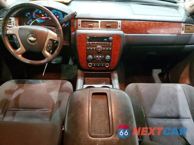 Zdjęcie 8 z 12 samochodu: 2011 CHEVROLET TAHOE C1500 LS VIN:1GNSCAE01BR243059 - miniatura