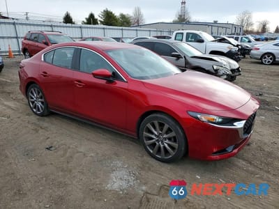 Czwarte zdjęcie samochodu z boku: 2019 MAZDA 3 PREFERRED PLUS VIN:JM1BPACL0K1107482 - miniatura