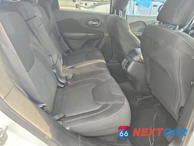 Zdjęcie 11 z 13 samochodu: 2016 JEEP CHEROKEE LATITUDE VIN:1C4PJMCB9GW144184 - miniatura