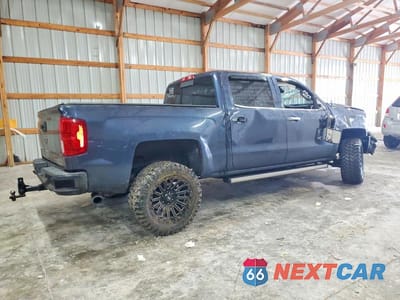 Trzecie zdjęcie samochodu z tyłu: 2018 CHEVROLET SILVERADO K1500 LTZ VIN:3GCUKSEJ5JG237413 - miniatura