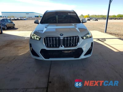 Piąte zdjęcie samochodu w środku: 2023 BMW X1 XDRIVE28I VIN:WBX73EF08P5V99689 - miniatura