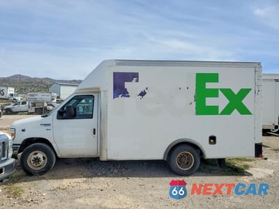 2016 FORD ECONOLINE E350 SUPER DUTY CUTAWAY VAN 1FDWE3FL7GDC18739 - główne zdjęcie licytacji z USA - miniatura