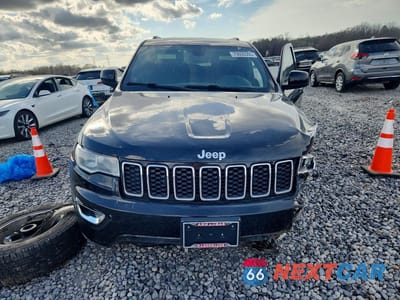 Piąte zdjęcie samochodu w środku: 2017 JEEP GRAND CHEROKEE LAREDO VIN:1C4RJFAG2HC784579 - miniatura