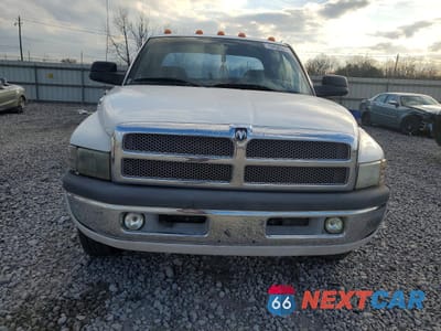 Piąte zdjęcie samochodu w środku: 2001 DODGE RAM 3500 VIN:1B7MC33681J558930 - miniatura