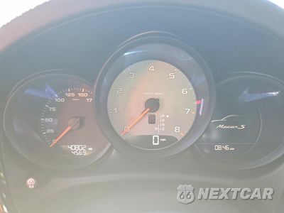 Zdjęcie 9 z 13 samochodu: 2021 PORSCHE MACAN S VIN:WP1AB2A50MLB35342 - miniatura