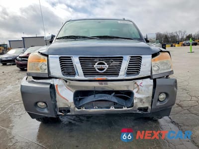 Piąte zdjęcie samochodu w środku: 2014 NISSAN TITAN SV VIN:1N6BA0EC3EN502095 - miniatura