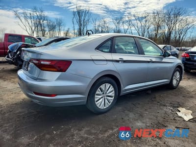 Trzecie zdjęcie samochodu z tyłu: 2019 VOLKSWAGEN JETTA S VIN:3VWC57BU8KM193633 - miniatura