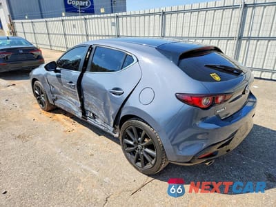 Drugie zdjęcie samochodu z przodu: 2023 MAZDA 3 PREFERRED VIN:JM1BPALM2P1620295 - miniatura