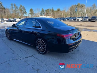 Trzecie zdjęcie samochodu z tyłu: 2022 MERCEDES-BENZ S 580 4MATIC VIN:W1K6G7GB8NA100778 - miniatura