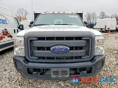 Piąte zdjęcie samochodu w środku: 2013 FORD F350 SUPER DUTY FLATBED TRUCK VIN:1FDRF3G66DEA86761 - miniatura