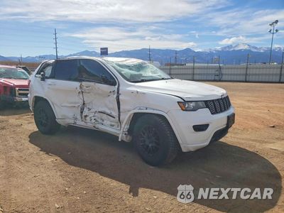 Czwarte zdjęcie samochodu z boku: 2018 JEEP GRAND CHEROKEE LAREDO VIN:1C4RJFAG8JC156791 - miniatura