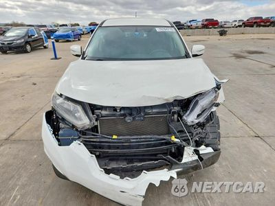Piąte zdjęcie samochodu w środku: 2015 NISSAN ROGUE S VIN:KNMAT2MT8FP588774 - miniatura