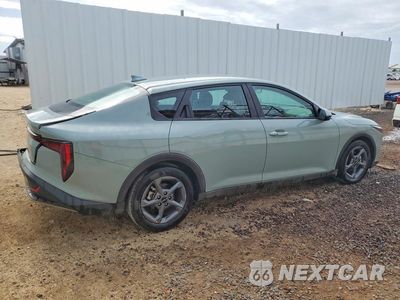 Trzecie zdjęcie samochodu z tyłu: 2025 KIA K4 LXS VIN:3KPFT4DE7SE141754 - miniatura