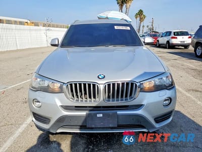 Piąte zdjęcie samochodu w środku: 2017 BMW X3 SDRIVE28I VIN:5UXWZ7C30H0V87356 - miniatura