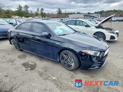 Czwarte zdjęcie samochodu z boku: 2021 MERCEDES-BENZ A 35 AMG VIN:W1K3G5BB0MJ319943 - miniatura