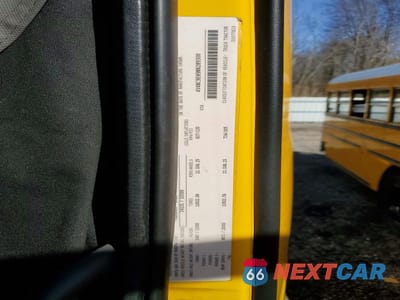 Zdjęcie 10 z 10 samochodu: 2022 VOLVO VNL SEMI TRUCK VIN:4V4NC9EH9NN289300 - miniatura