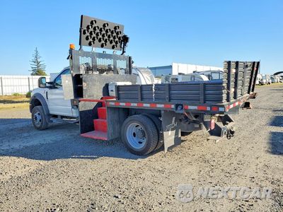Drugie zdjęcie samochodu z przodu: 2021 FORD F550 SUPER SUPER DUTY FLATBED TRUCK VIN:1FDUF5HN6MDA05808 - miniatura