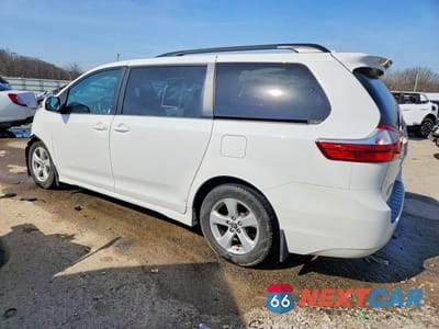 Drugie zdjęcie samochodu z przodu: 2018 TOYOTA SIENNA LE 8-PASSENGER VIN:5TDKZ3DC4JS913380 - miniatura
